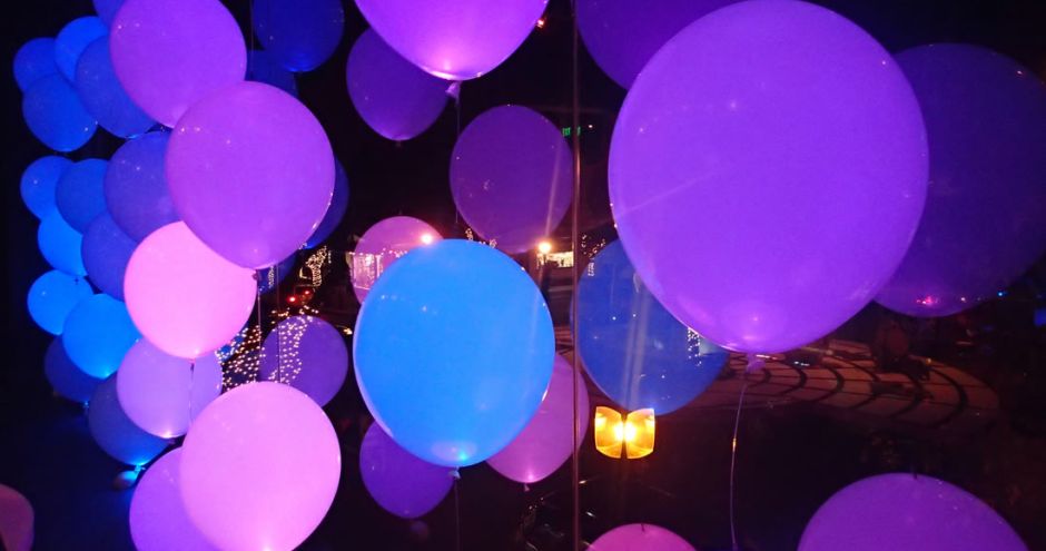 Decoracion con globos de luz led